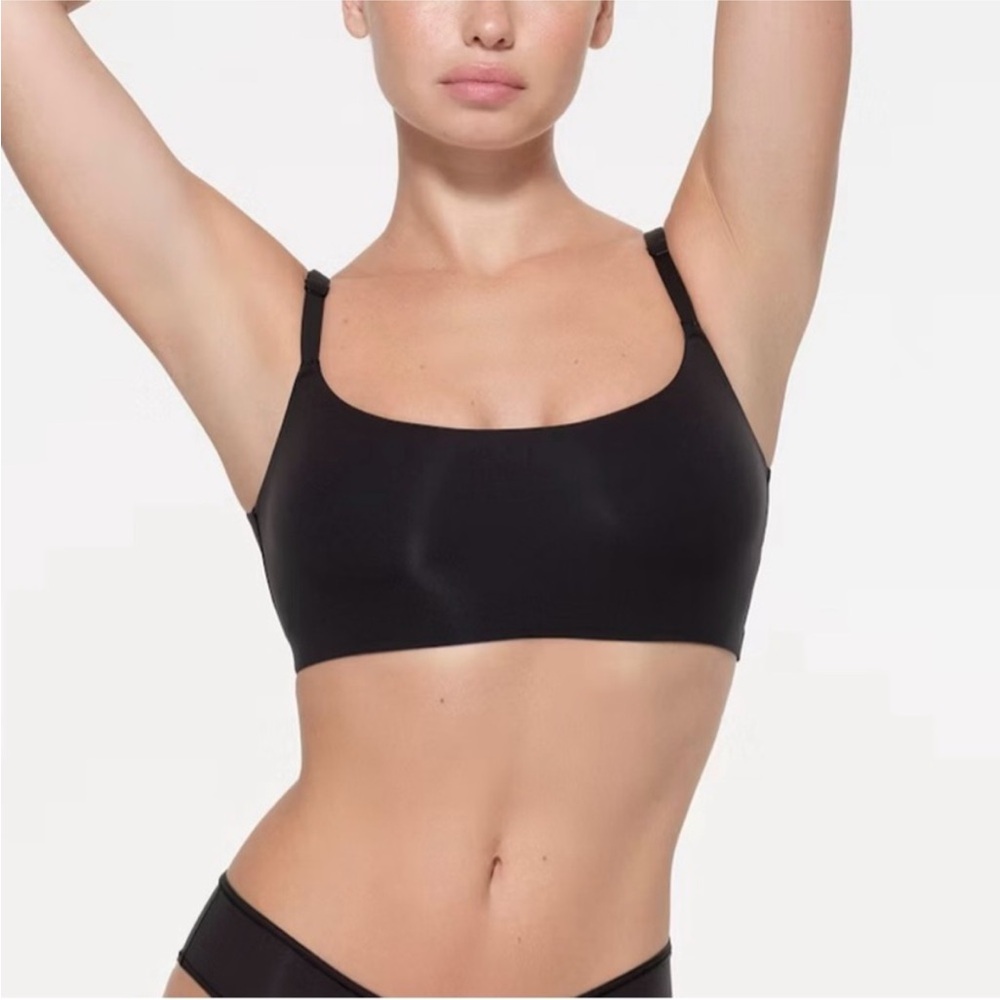 Skims Fits Everybody Back Smoothing Bralette